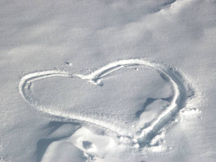 heart_in_the_snow_zastavki_com_13170_10